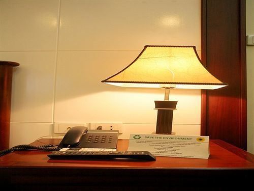 Huyen Chau Hotel ฮานอย ภายนอก รูปภาพ